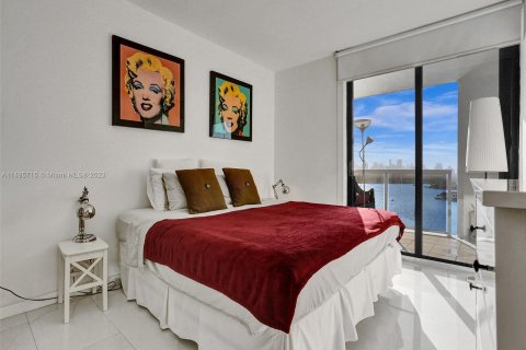 Condo in Miami Beach, Florida, 2 bedrooms  № 843573 - photo 30