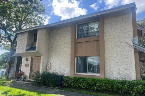 Condo in Plantation, Florida, 2 bedrooms  № 1401534 - photo 3