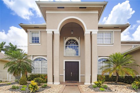 Villa ou maison à vendre à Miramar, Floride: 6 chambres, 378.95 m2 № 1180815 - photo 4