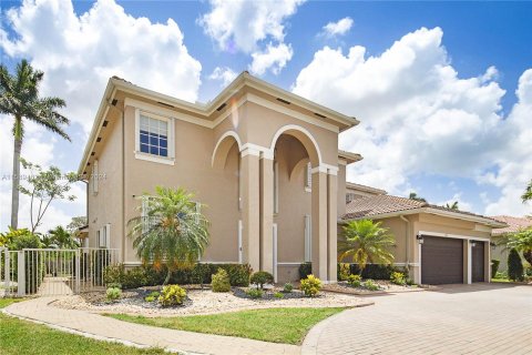 Villa ou maison à vendre à Miramar, Floride: 6 chambres, 378.95 m2 № 1180815 - photo 2