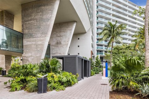 Condo in Miami Beach, Florida, 1 bedroom  № 1421601 - photo 23