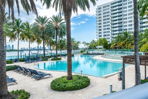 Condo in Miami Beach, Florida, 1 bedroom  № 1421601 - photo 14