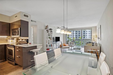 Condo in Miami Beach, Florida, 1 bedroom  № 1421601 - photo 5