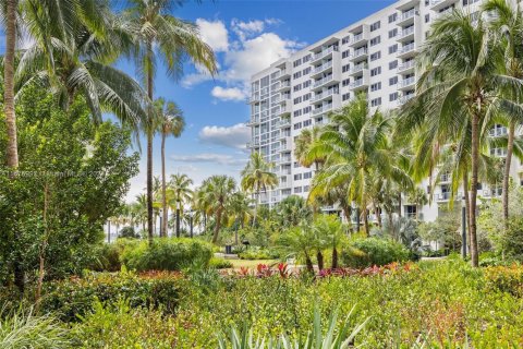 Condo in Miami Beach, Florida, 1 bedroom  № 1421601 - photo 26