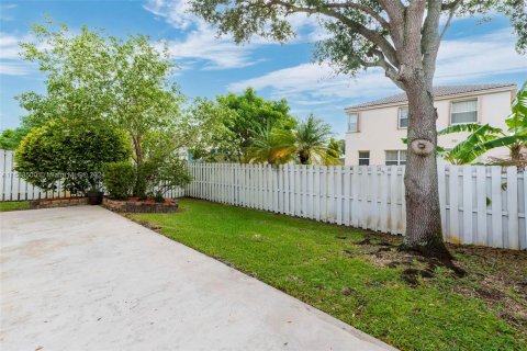 Villa ou maison à vendre à Pembroke Pines, Floride: 4 chambres, 147.71 m2 № 1421478 - photo 27