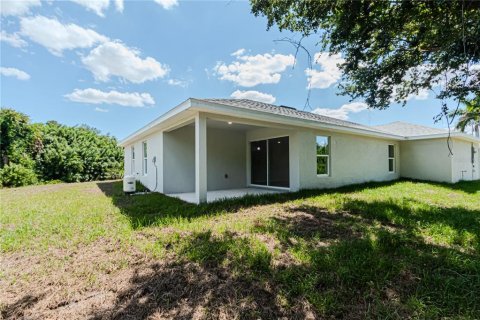 House in North Port, Florida 4 bedrooms, 167.22 sq.m. № 1336834 - photo 13