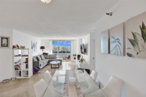 Condo in Aventura, Florida, 2 bedrooms  № 1421681 - photo 5