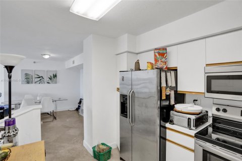 Condo in Aventura, Florida, 2 bedrooms  № 1421681 - photo 25