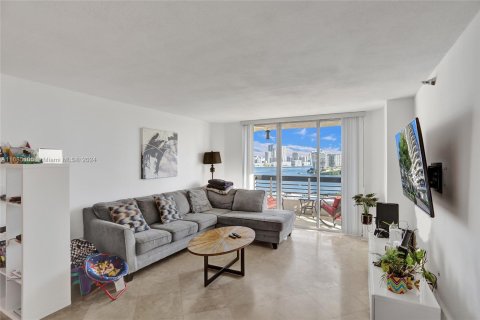 Condo in Aventura, Florida, 2 bedrooms  № 1421681 - photo 7