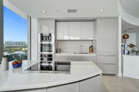 Condominio en alquiler en Sunny Isles Beach, Florida, 2 dormitorios, 141.68 m2 № 1356784 - foto 10