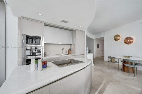 Condominio en alquiler en Sunny Isles Beach, Florida, 2 dormitorios, 141.68 m2 № 1356784 - foto 11