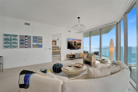 Condominio en alquiler en Sunny Isles Beach, Florida, 2 dormitorios, 141.68 m2 № 1356784 - foto 14