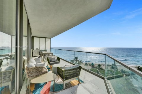 Condominio en alquiler en Sunny Isles Beach, Florida, 2 dormitorios, 141.68 m2 № 1356784 - foto 1