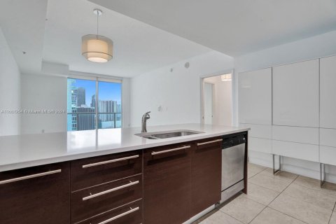 Condo in Miami, Florida, 1 bedroom  № 1380352 - photo 3