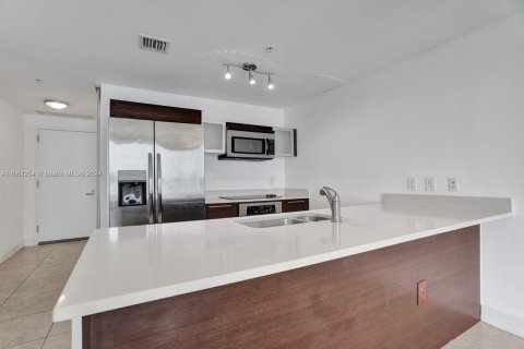 Condominio en venta en Miami, Florida, 1 dormitorio, 77.85 m2 № 1380352 - foto 5