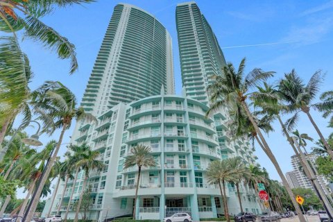 Condominio en venta en Miami, Florida, 1 dormitorio, 77.85 m2 № 1380352 - foto 2