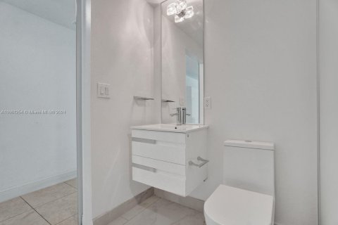 Condominio en venta en Miami, Florida, 1 dormitorio, 77.85 m2 № 1380352 - foto 15