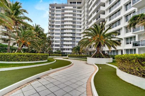 Condominio en venta en Miami Beach, Florida, 1 dormitorio, 80.36 m2 № 969853 - foto 1