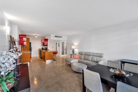 Condominio en venta en Miami Beach, Florida, 1 dormitorio, 80.36 m2 № 969853 - foto 8