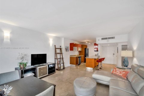 Condominio en venta en Miami Beach, Florida, 1 dormitorio, 80.36 m2 № 969853 - foto 9