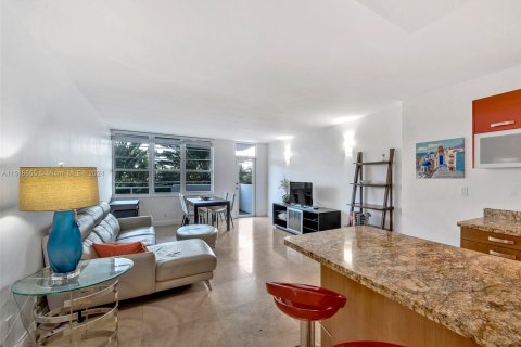 Condominio en venta en Miami Beach, Florida, 1 dormitorio, 80.36 m2 № 969853 - foto 10