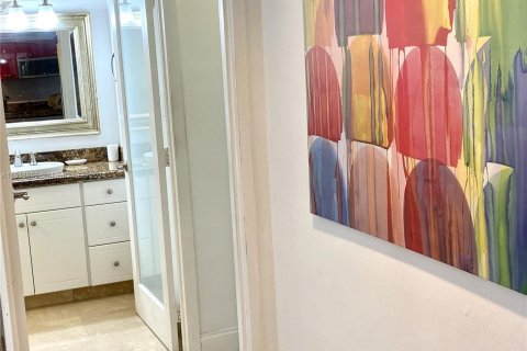 Condominio en venta en Miami Beach, Florida, 1 dormitorio, 80.36 m2 № 969853 - foto 12