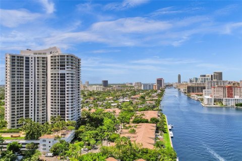 Condo in Aventura, Florida, 3 bedrooms  № 1315811 - photo 4