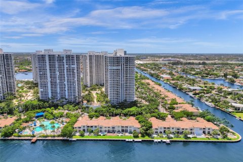 Condo in Aventura, Florida, 3 bedrooms  № 1315811 - photo 5