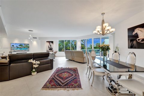 Copropriété à vendre à Aventura, Floride: 3 chambres, 294.78 m2 № 1315811 - photo 13