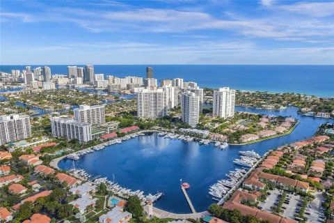 Condo in Aventura, Florida, 3 bedrooms  № 1315811 - photo 7