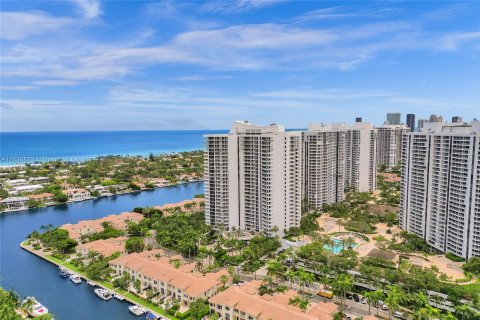 Condo in Aventura, Florida, 3 bedrooms  № 1315811 - photo 3