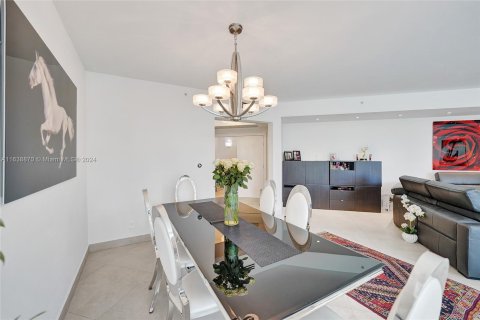 Condo in Aventura, Florida, 3 bedrooms  № 1315811 - photo 17