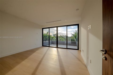 House in Key Biscayne, Florida 5 bedrooms, 371.89 sq.m. № 880106 - photo 17