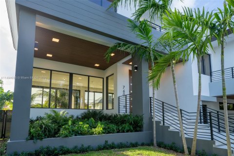 Villa ou maison à vendre à Key Biscayne, Floride: 5 chambres, 371.89 m2 № 880106 - photo 5