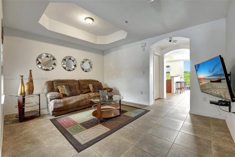 Condo in Pembroke Pines, Florida, 3 bedrooms  № 1316500 - photo 15