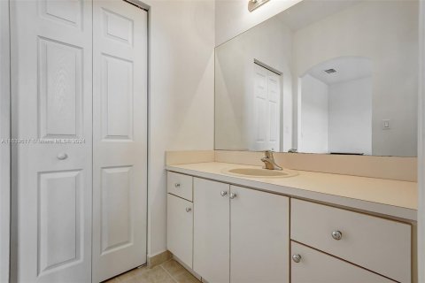 Copropriété à vendre à Pembroke Pines, Floride: 3 chambres, 149.85 m2 № 1316500 - photo 28