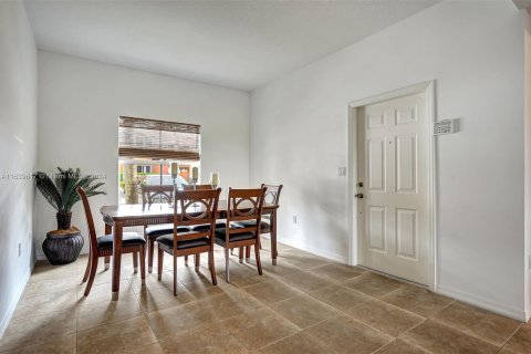 Copropriété à vendre à Pembroke Pines, Floride: 3 chambres, 149.85 m2 № 1316500 - photo 19