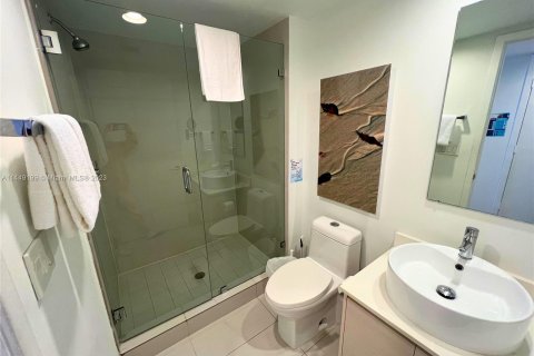 Condominio en venta en Hallandale Beach, Florida, 2 dormitorios, 95.69 m2 № 705306 - foto 21