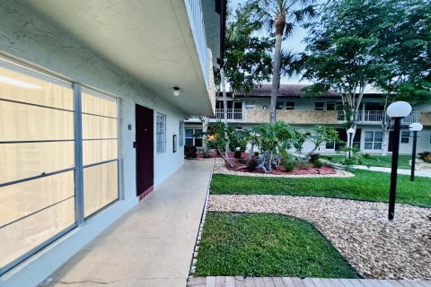 Copropriété à vendre à Deerfield Beach, Floride: 2 chambres, 97.55 m2 № 1129116 - photo 1