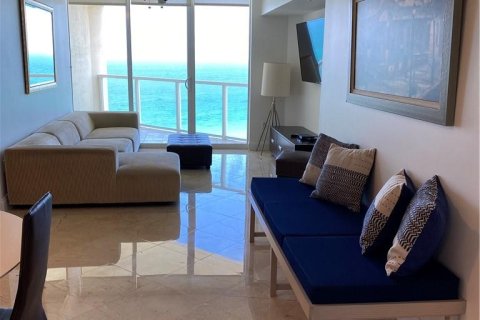 Condominio en venta en Sunny Isles Beach, Florida, 1 dormitorio, 92.9 m2 № 989233 - foto 13