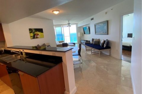 Condominio en venta en Sunny Isles Beach, Florida, 1 dormitorio, 92.9 m2 № 989233 - foto 14