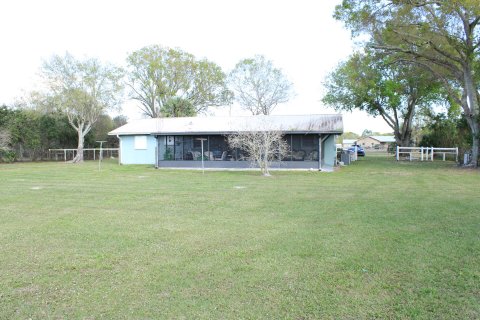 House in Okeechobee, Florida 3 bedrooms, 123.37 sq.m. № 989230 - photo 20