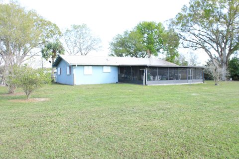 House in Okeechobee, Florida 3 bedrooms, 123.37 sq.m. № 989230 - photo 19