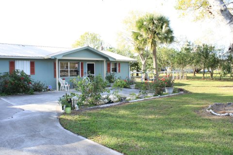 House in Okeechobee, Florida 3 bedrooms, 123.37 sq.m. № 989230 - photo 21