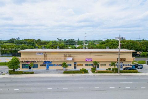 Propiedad comercial en venta en Cutler Bay, Florida № 1409386 - foto 1