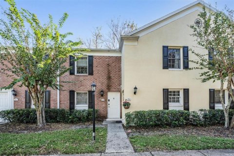 Townhouse in Tampa, Florida 2 bedrooms, 101.08 sq.m. № 1414083 - photo 1