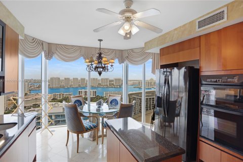 Copropriété à vendre à Sunny Isles Beach, Floride: 3 chambres, 194.17 m2 № 1377547 - photo 26