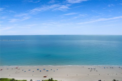 Copropriété à vendre à Sunny Isles Beach, Floride: 3 chambres, 194.17 m2 № 1377547 - photo 2