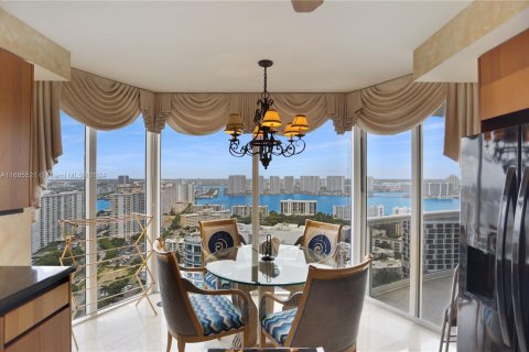 Copropriété à vendre à Sunny Isles Beach, Floride: 3 chambres, 194.17 m2 № 1377547 - photo 28