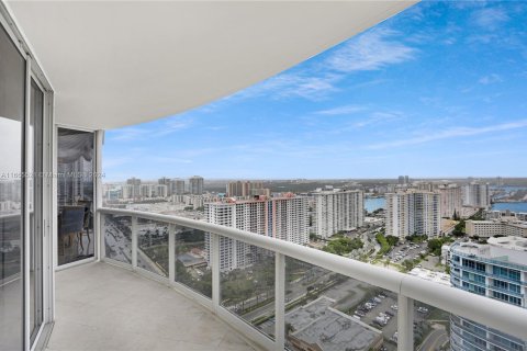 Condo in Sunny Isles Beach, Florida, 3 bedrooms  № 1377547 - photo 3